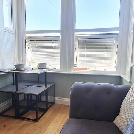 Westcliff-On-Sea Modern 2 Bedroom Apartment - Free Parking Southend-on-Sea Zewnętrze zdjęcie