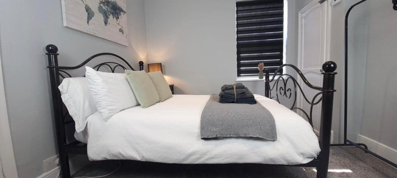 Westcliff-On-Sea Modern 2 Bedroom Apartment - Free Parking Southend-on-Sea Zewnętrze zdjęcie