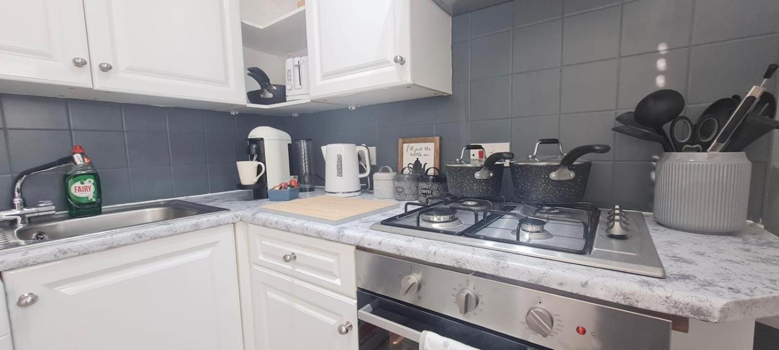 Westcliff-On-Sea Modern 2 Bedroom Apartment - Free Parking Southend-on-Sea Zewnętrze zdjęcie