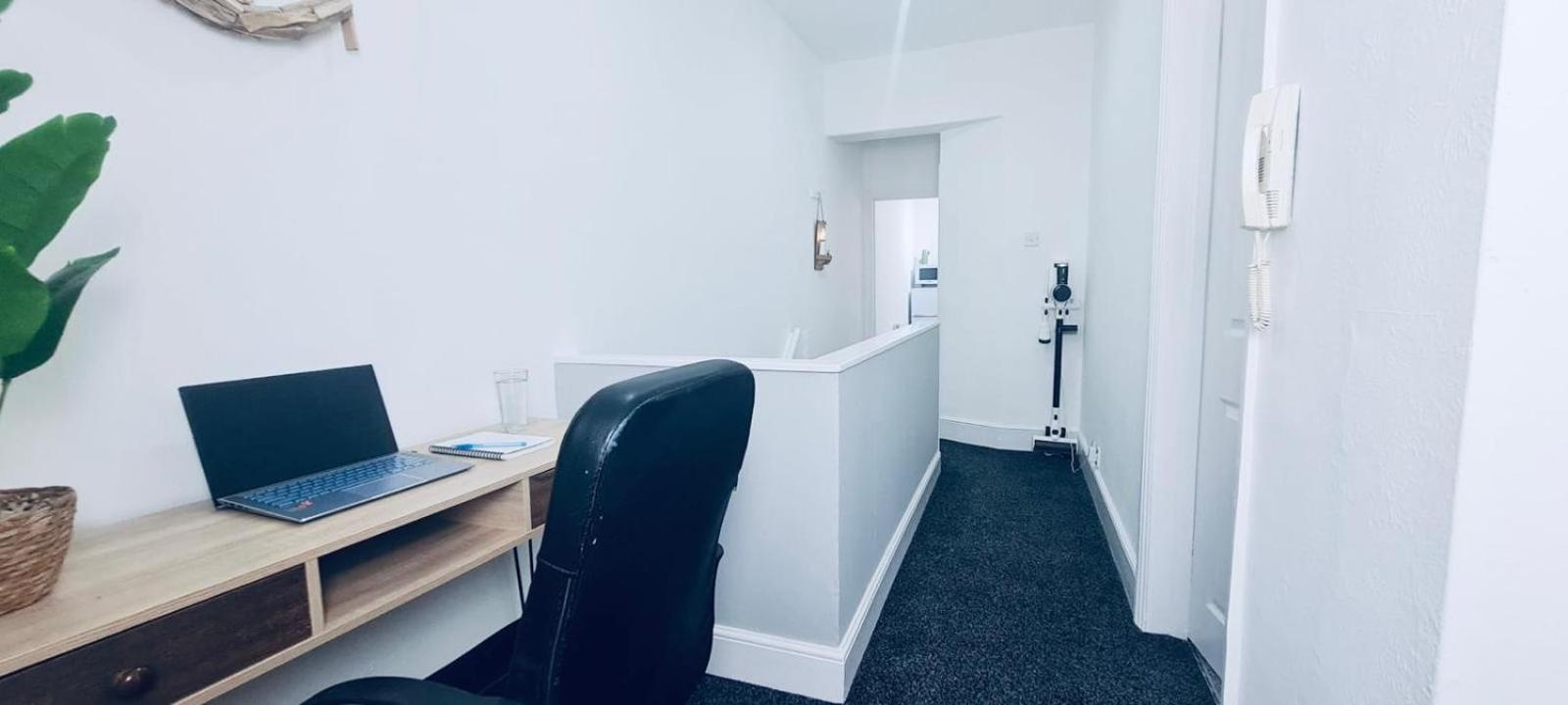 Westcliff-On-Sea Modern 2 Bedroom Apartment - Free Parking Southend-on-Sea Zewnętrze zdjęcie