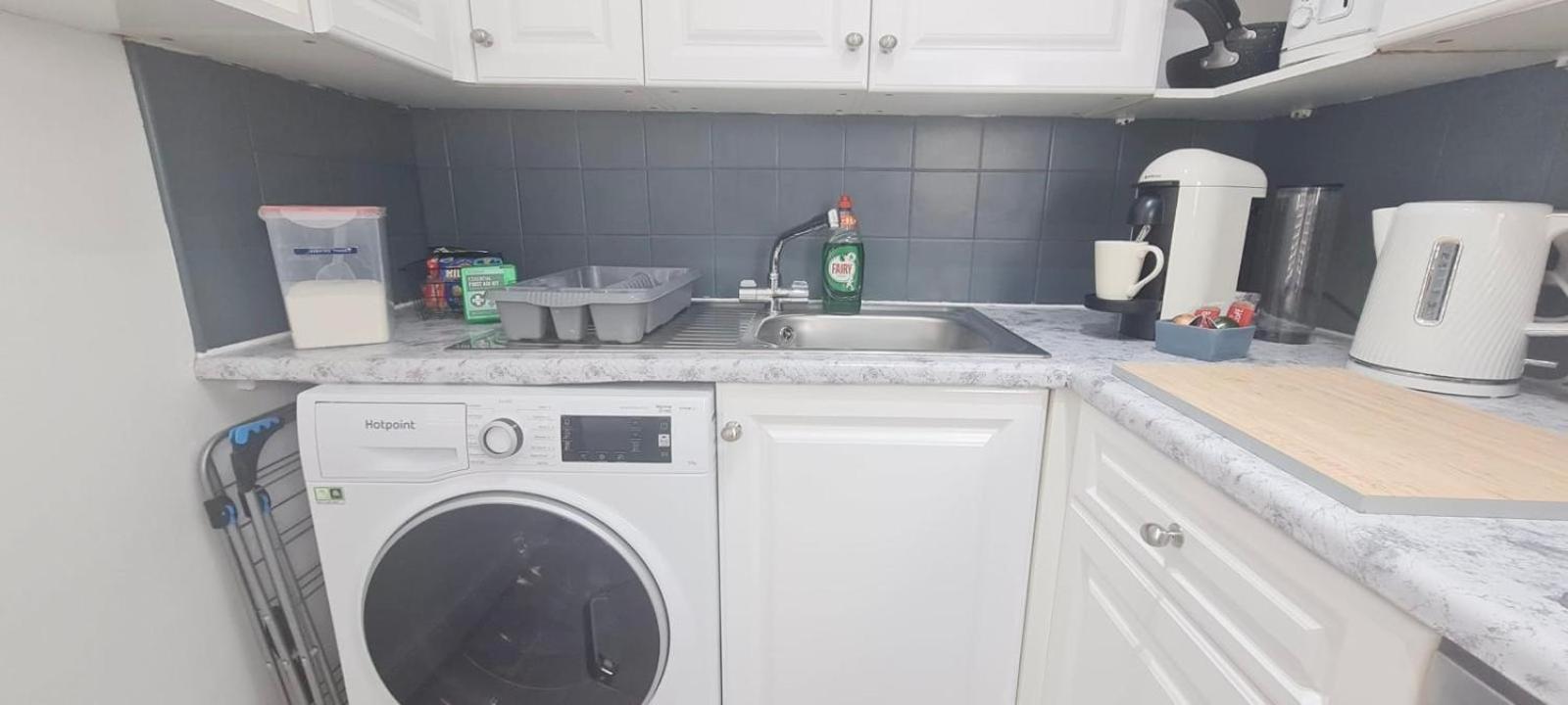 Westcliff-On-Sea Modern 2 Bedroom Apartment - Free Parking Southend-on-Sea Zewnętrze zdjęcie