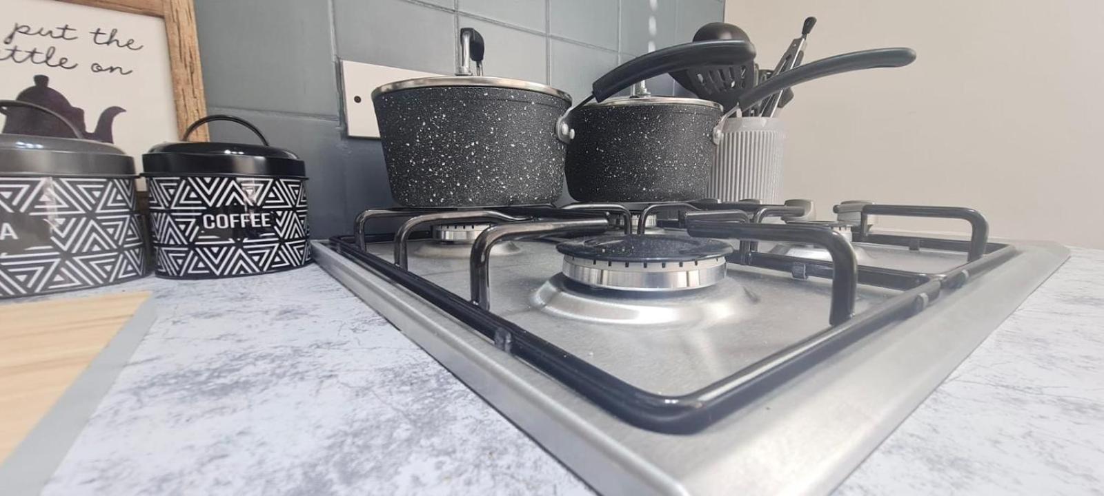Westcliff-On-Sea Modern 2 Bedroom Apartment - Free Parking Southend-on-Sea Zewnętrze zdjęcie