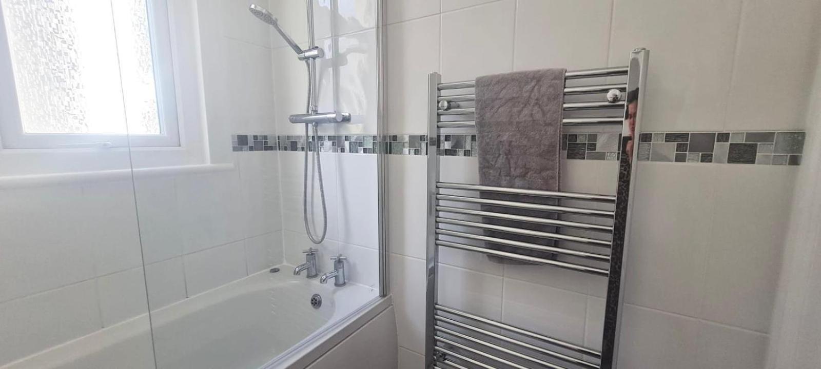 Westcliff-On-Sea Modern 2 Bedroom Apartment - Free Parking Southend-on-Sea Zewnętrze zdjęcie