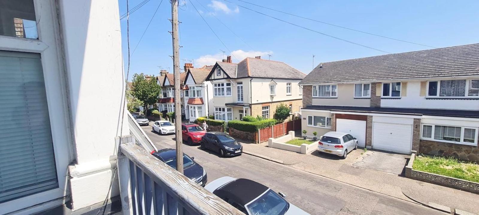 Westcliff-On-Sea Modern 2 Bedroom Apartment - Free Parking Southend-on-Sea Zewnętrze zdjęcie