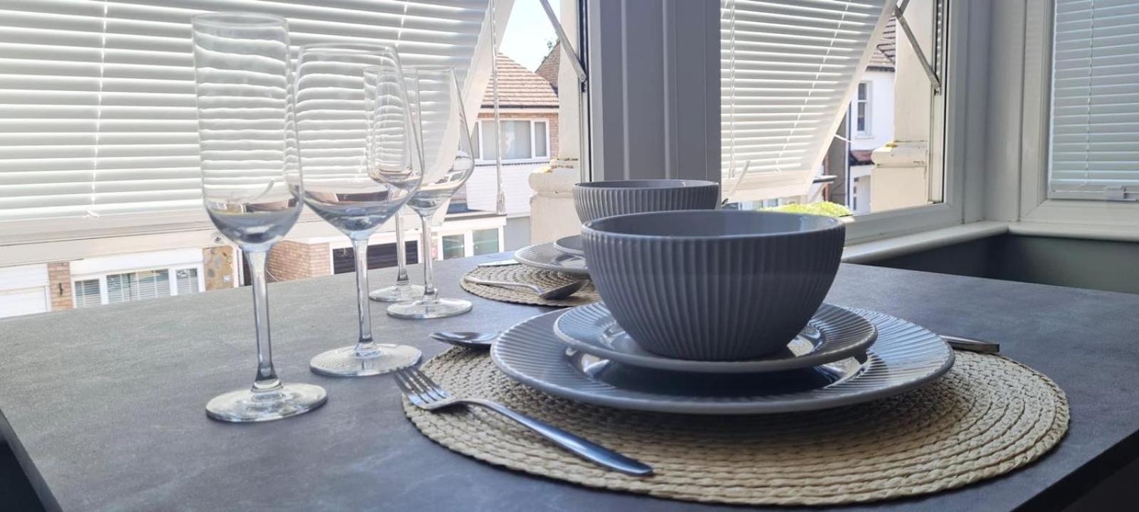 Westcliff-On-Sea Modern 2 Bedroom Apartment - Free Parking Southend-on-Sea Zewnętrze zdjęcie